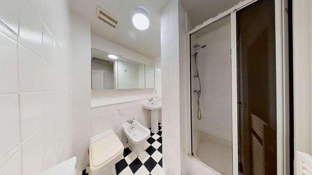 Kensington Court, NW8 - Photo 2