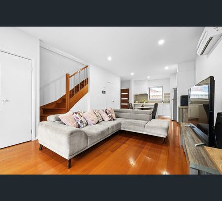 3/25 Isla Avenue, Glenroy, Vic 3046 - Photo 3