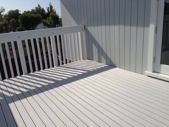 St Heliers 2BR Apt w/ Deck & Great views - Photo 1