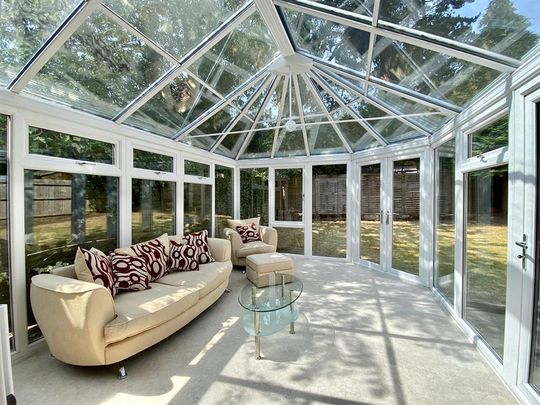 4 bedroom detached house to rent - Photo 1