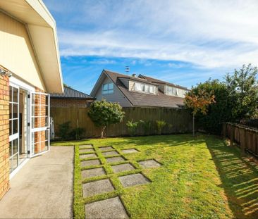 2 Bedrooms in Beerescourt - Photo 2