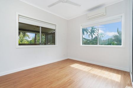 SPACIOUS HOME WITH SELF CONTAINED GRANNY FLAT & POOL! - Photo 3