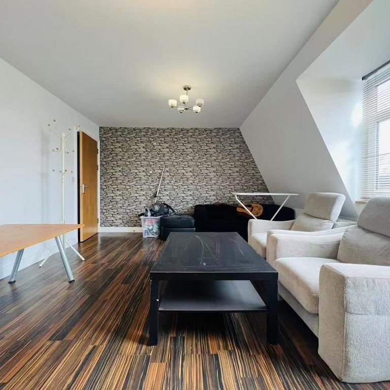 2 bedroom flat to rent - Photo 1