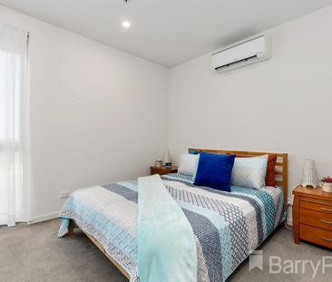 SPACIOUS LIFESTYLE APARTMENT RIGHT ON THE PARK - Photo 3