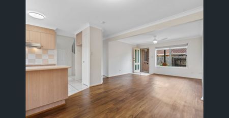 Spacious Townhouse in a Secure Complex - Photo 3