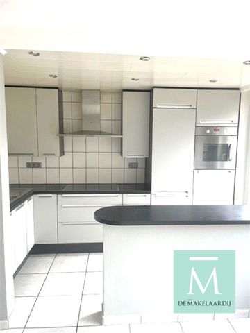 Mooi gelegen, instapklaar appartement met 2 slaapkamers en klein terrasje achteraan! - Foto 5