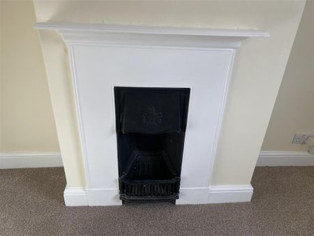 4 bedroom detached house to rent - Photo 4