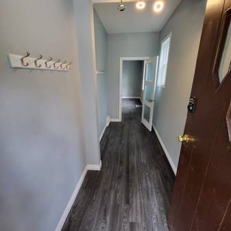 Two Bedroom Unit or Rent downtown London - UTILITIES INCLUDED - Photo 4