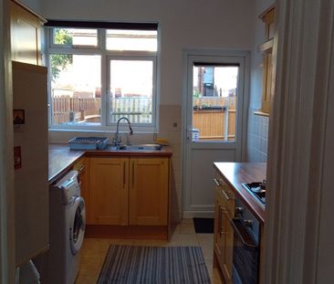 3 Bed Semi-Detached House, Barmouth Road, CR0 - Photo 6