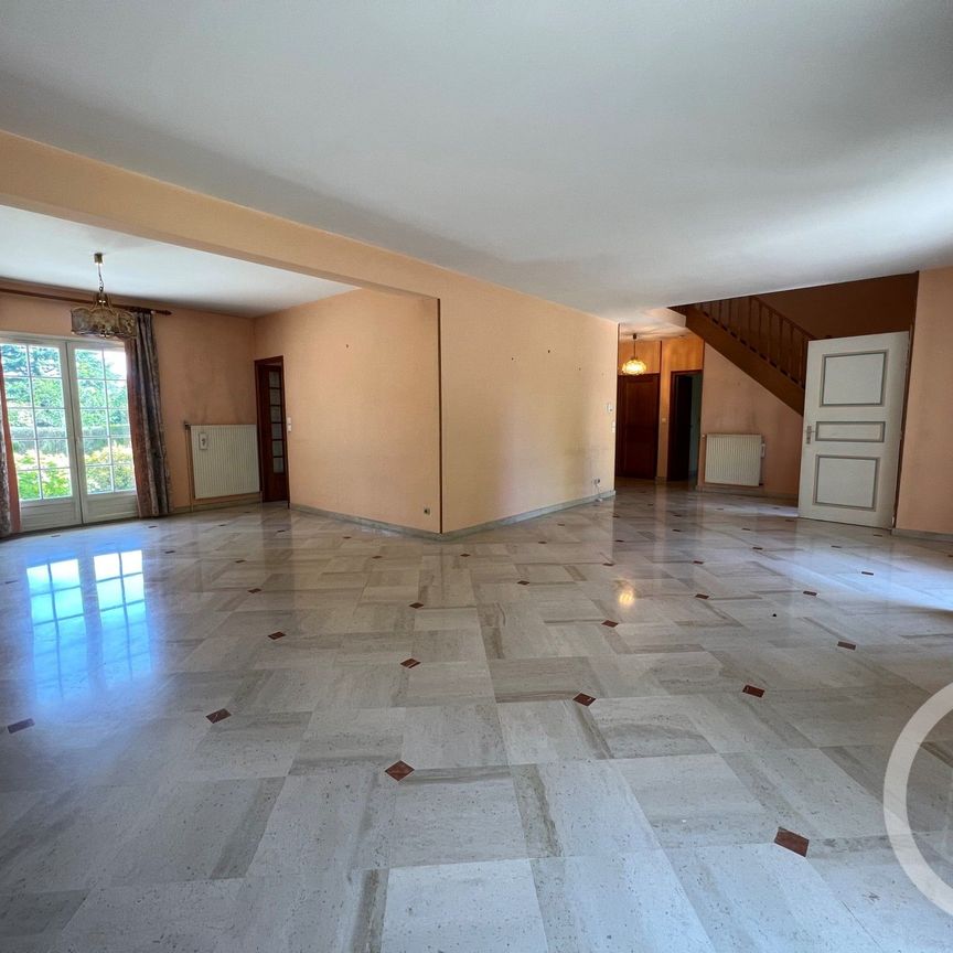 Location Maison 6 pièces 174m² BOIS LE ROI 77590 - Photo 1