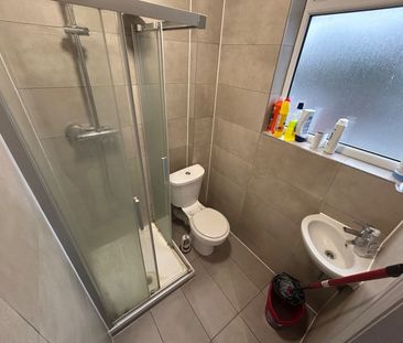 Room in a Shared Flat, High Road, N12 - Photo 6