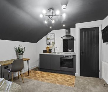 Studio to rent - Photo 6