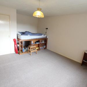 Mount Hermon Road, Woking, Surrey, GU22 - Photo 2