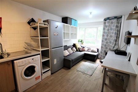 4 bedroom apartment to rent - Photo 2