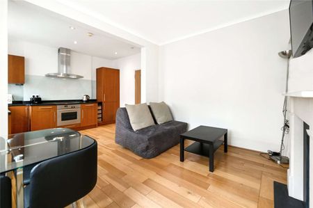 A very good first floor one bedroom flat with excellent light - Photo 5