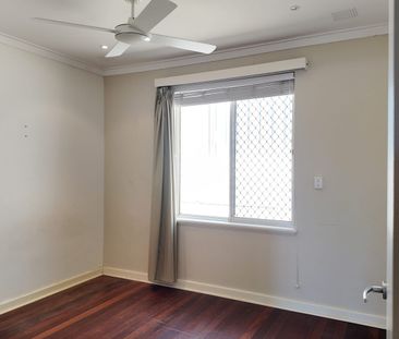 Located in the highly sought-after Old Halls Head, - Photo 6