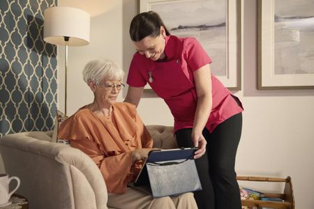 1 bedroom retirement property to rent - Photo 2