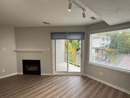 For Lease - 1400 WILDBERRY Court Unit# 4, Orleans - Convent Glen and Area, Ontario - Photo 2