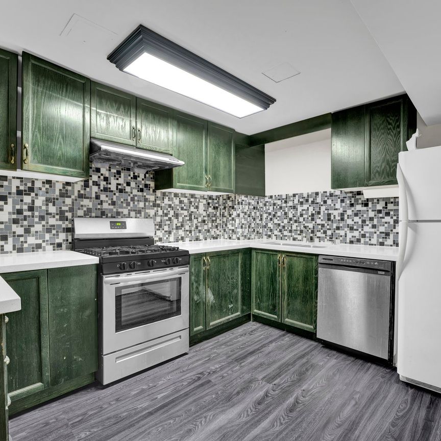 For Lease - 4502 Violet Road, Mississauga, Ontario - Photo 1