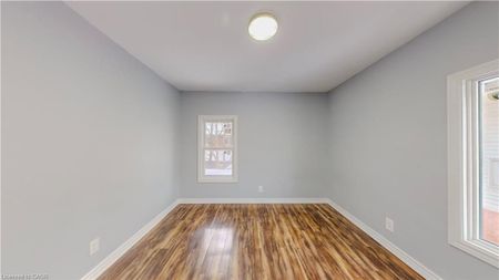 For Lease - 4357 Seneca Street, Niagara Falls, Ontario - Photo 5