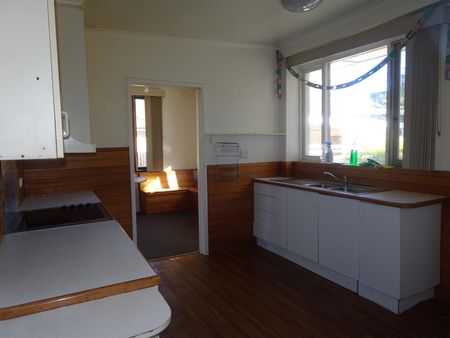 151 Limestone Avenue, Braddon ACT 2612 - House For Rent | Domain - Photo 4