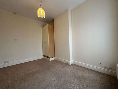 2 bedroom semi-detached house to rent - Photo 4