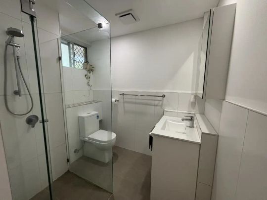 “Spacious Two-Bedroom Unit in Convenient Annerley Location” - Photo 1