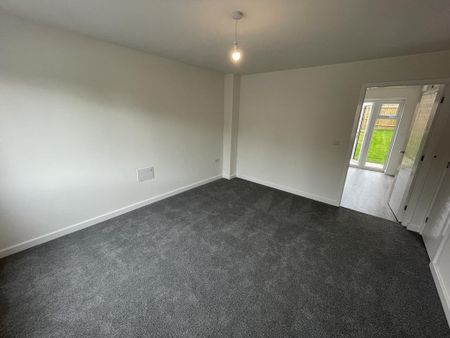 3 bedroom semi-detached house to rent - Photo 2