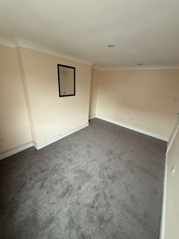 3 Bed Flat, Oxford Road, RG1 - Photo 2