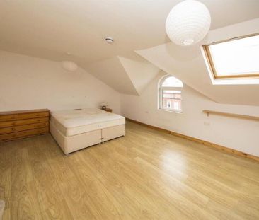 Room 6, 32 Wellesley Avenue, Belfast, BT9 6DG - Photo 2