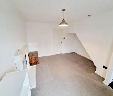 CaldermillDrive, Oakwood, DERBY - Photo 2