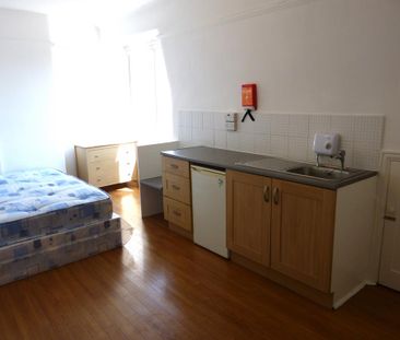 Studio to rent - Photo 1