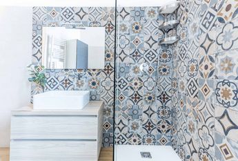 Spacious and bright single room in Piazza Monte Titano