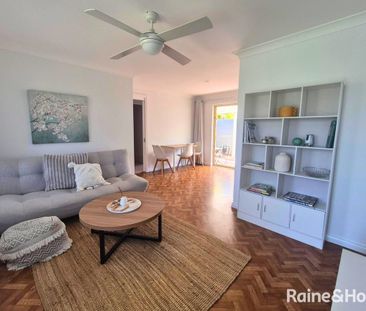 Charming Home in Quiet Pocket - Photo 1