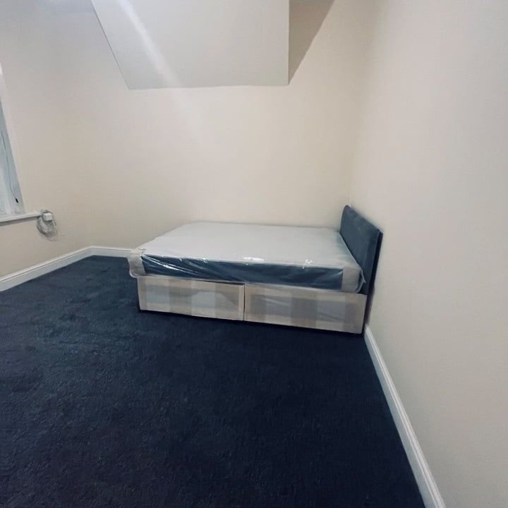 3 Bed Flat, Wandsworth Bridge Road, SW6 - Photo 1