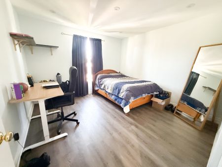 For Lease - 560 Bristol Road Unit# Main, Newmarket, Ontario - Photo 3