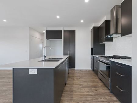 Modern Family Living in Cutters Ridge! - Photo 3