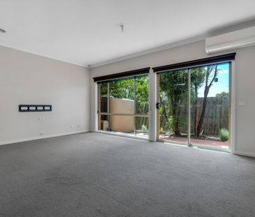 2/5 Ligar Street, Sunbury, VIC 3429 - Photo 3