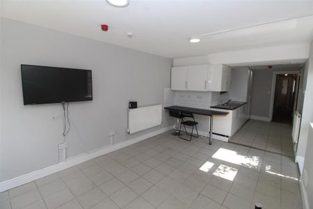 7 bedroom house to rent - Photo 2