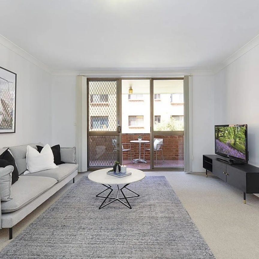 Oversized Apartment In Paramount Position - Photo 1