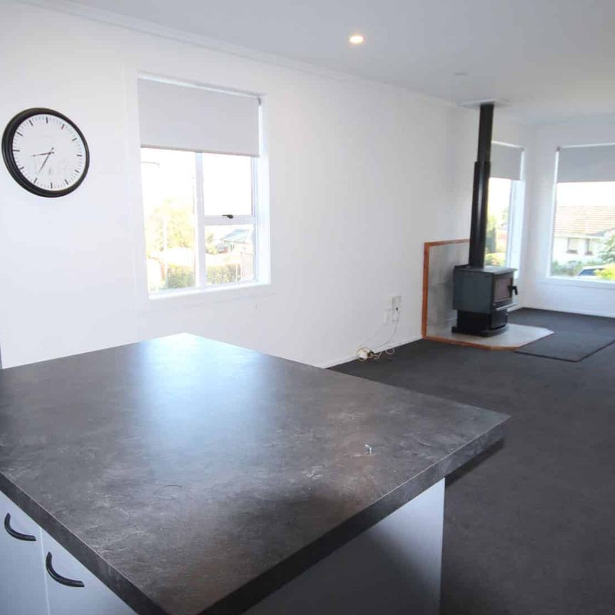 Pet Friendly Family Home in Wingatui, - Photo 1