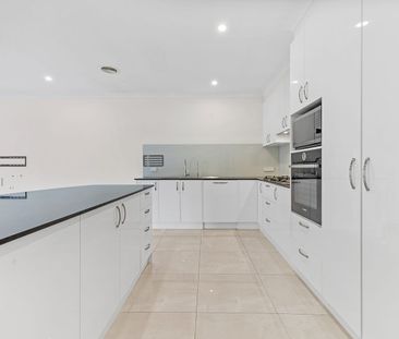 Elegant and spacious living in secure Jenin Gardens - Photo 5