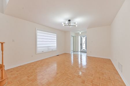 For Lease - 152 Laurelhurst Crescent, Vaughan, Ontario - Photo 5