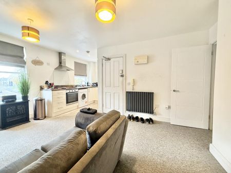 1 bedroom apartment to rent - Photo 2