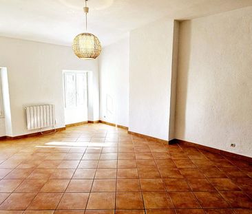 Location Appartement 2 pièces 65m² GONFARON 83590 - Photo 1