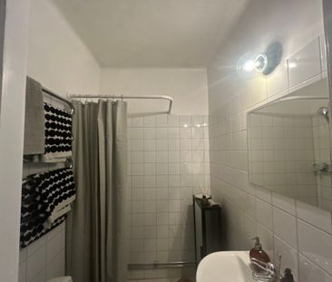 Ernst Ahlgrens väg, Stockholm - Photo 2