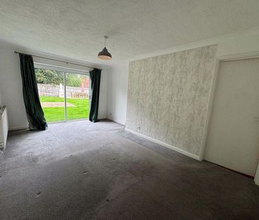 4 bedroom detached house to rent - Photo 2