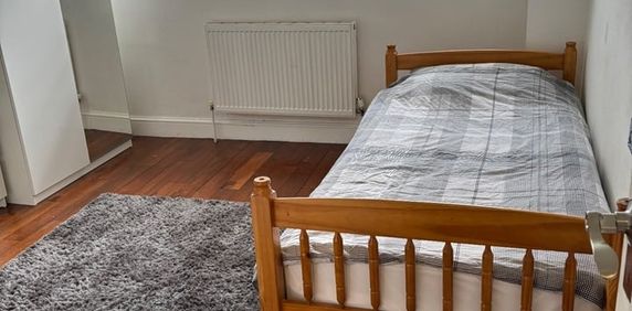 Room in a Shared House, London, E17 - Photo 2
