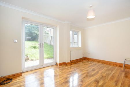 3 bedroom terraced house to rent - Photo 4