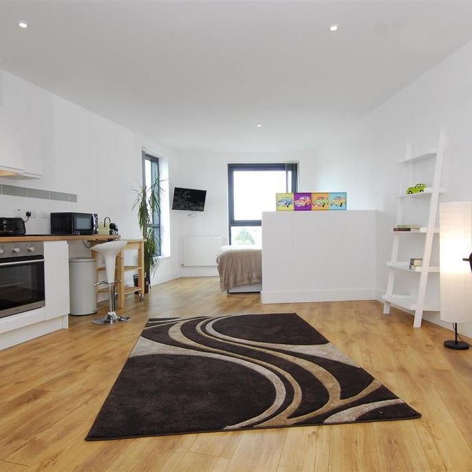 Studio to rent - Photo 1